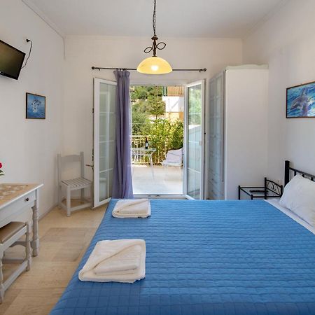 Soustas Apartments Longos  ภายนอก รูปภาพ
