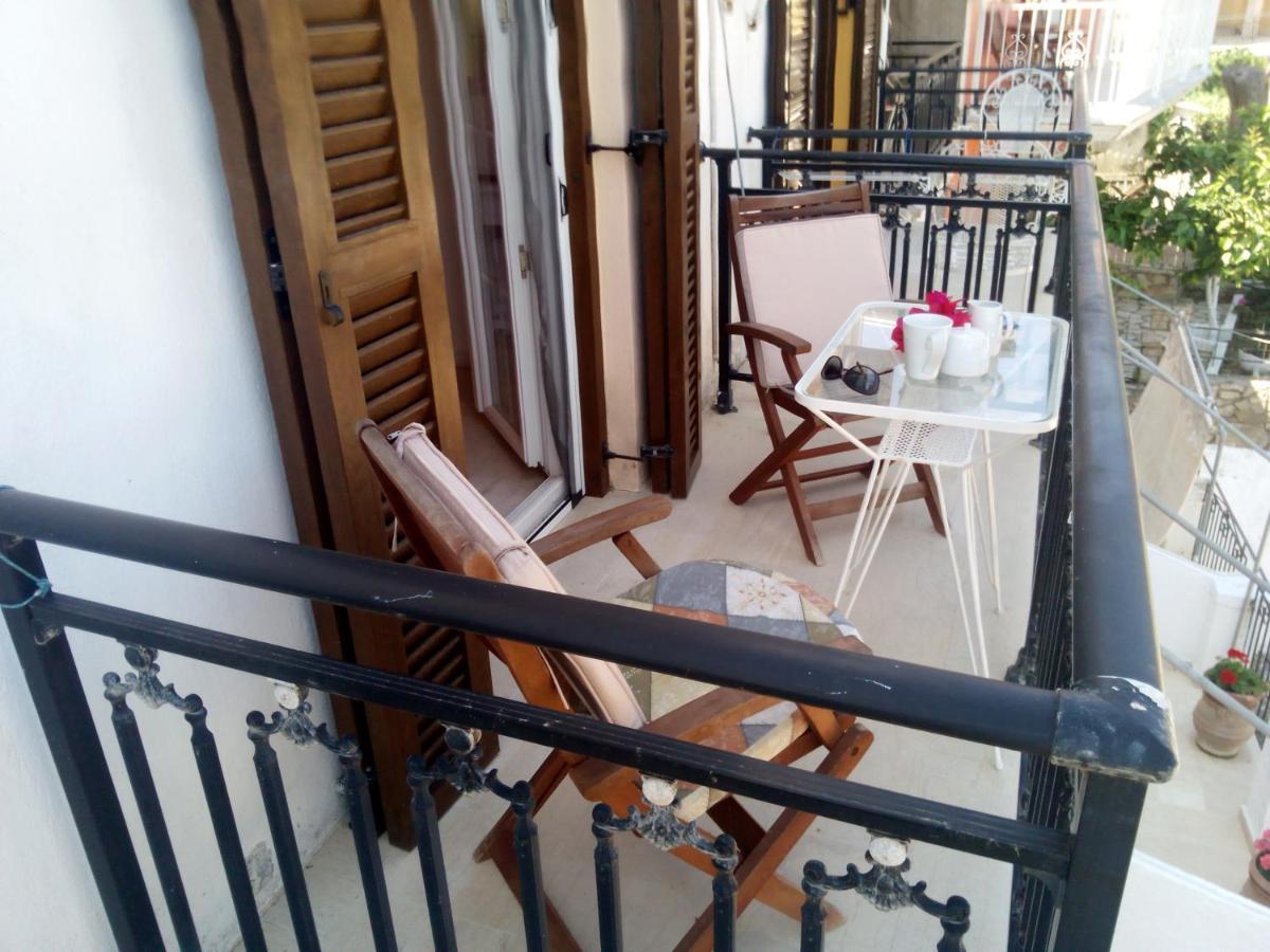 Soustas Apartments Longos  ภายนอก รูปภาพ
