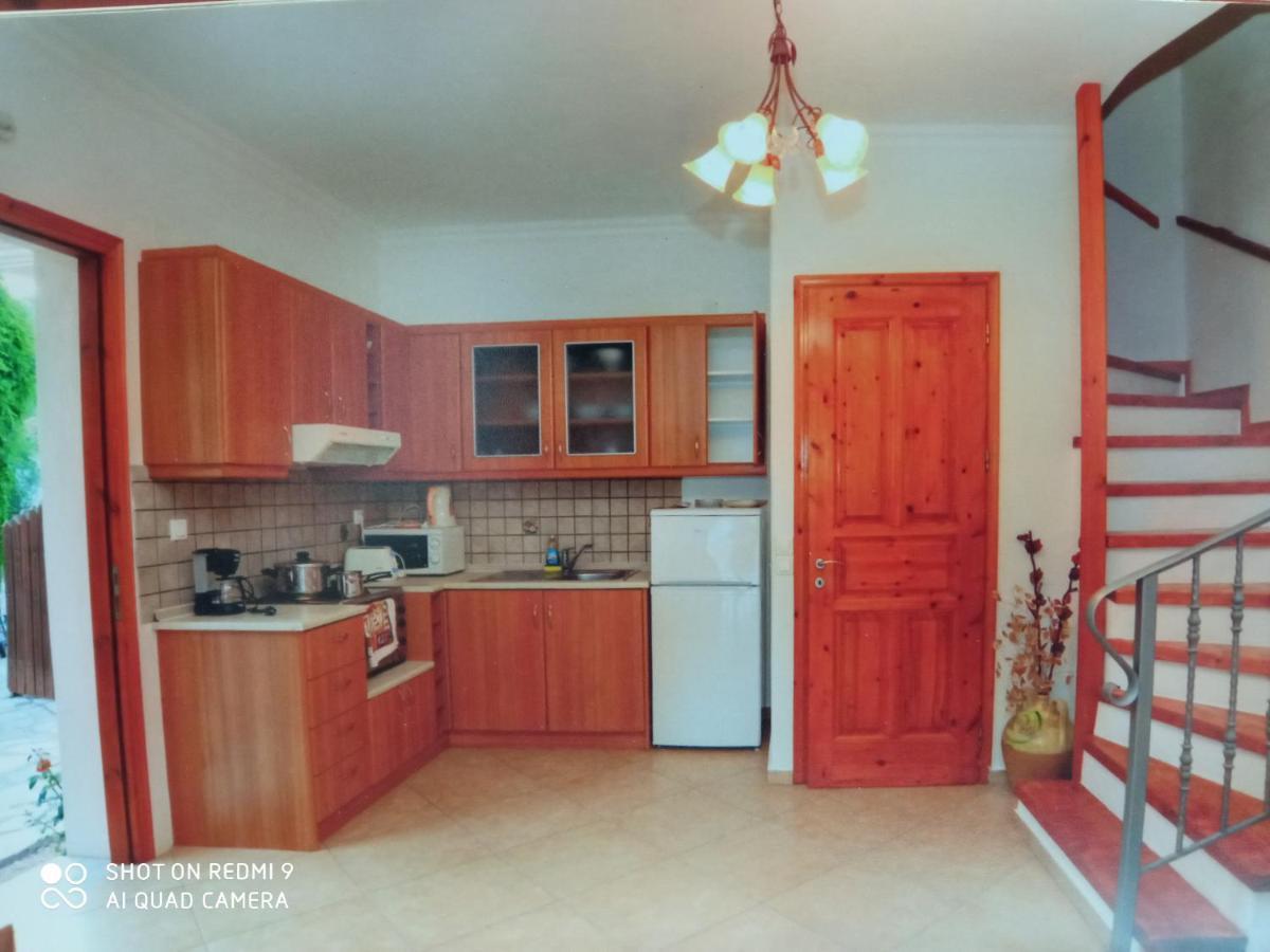 Soustas Apartments Longos  ภายนอก รูปภาพ