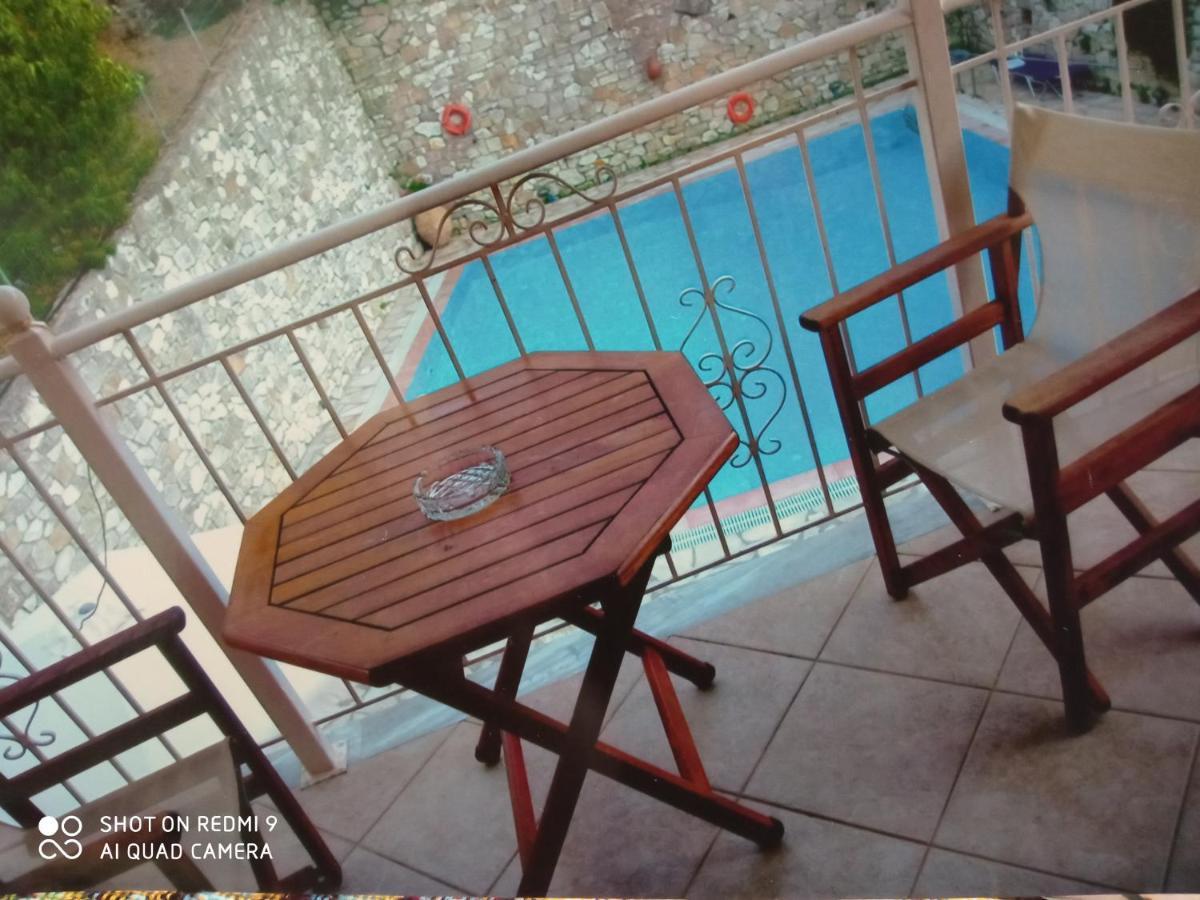 Soustas Apartments Longos  ภายนอก รูปภาพ