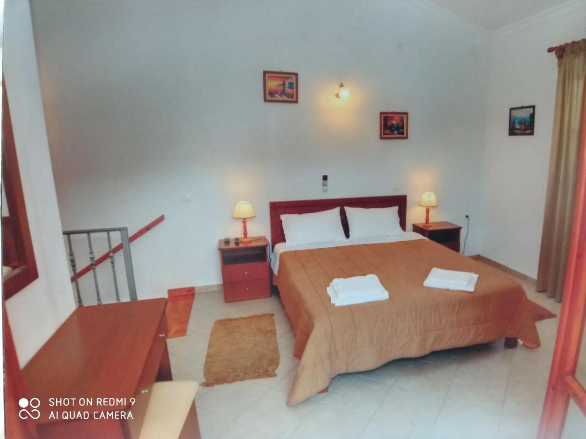 Soustas Apartments Longos  ภายนอก รูปภาพ