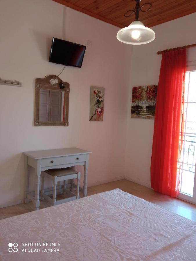 Soustas Apartments Longos  ภายนอก รูปภาพ