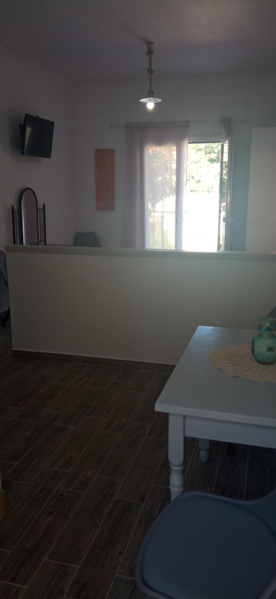 Soustas Apartments Longos  ภายนอก รูปภาพ