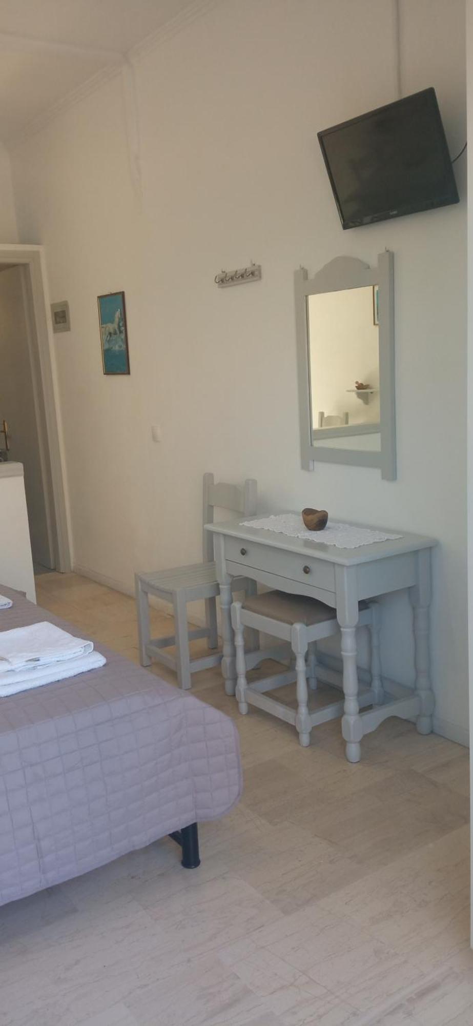 Soustas Apartments Longos  ภายนอก รูปภาพ