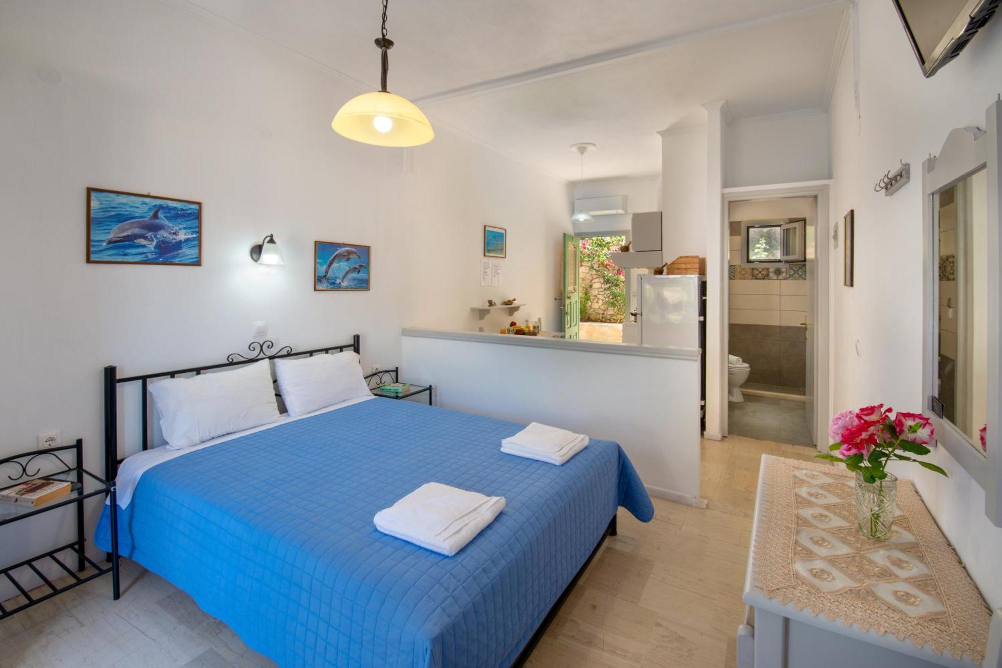 Soustas Apartments Longos  ภายนอก รูปภาพ