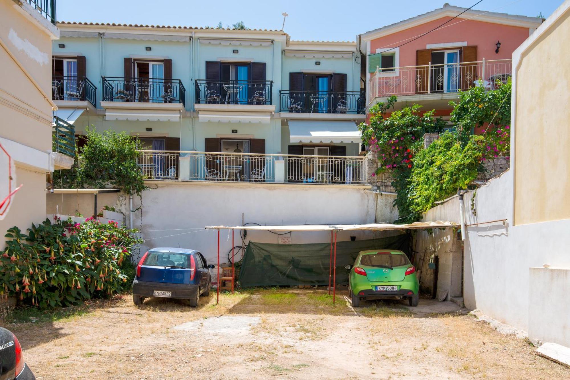 Soustas Apartments Longos  ภายนอก รูปภาพ